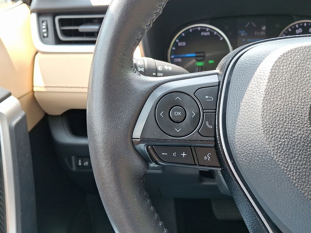 2021 Toyota RAV4 XLE 21