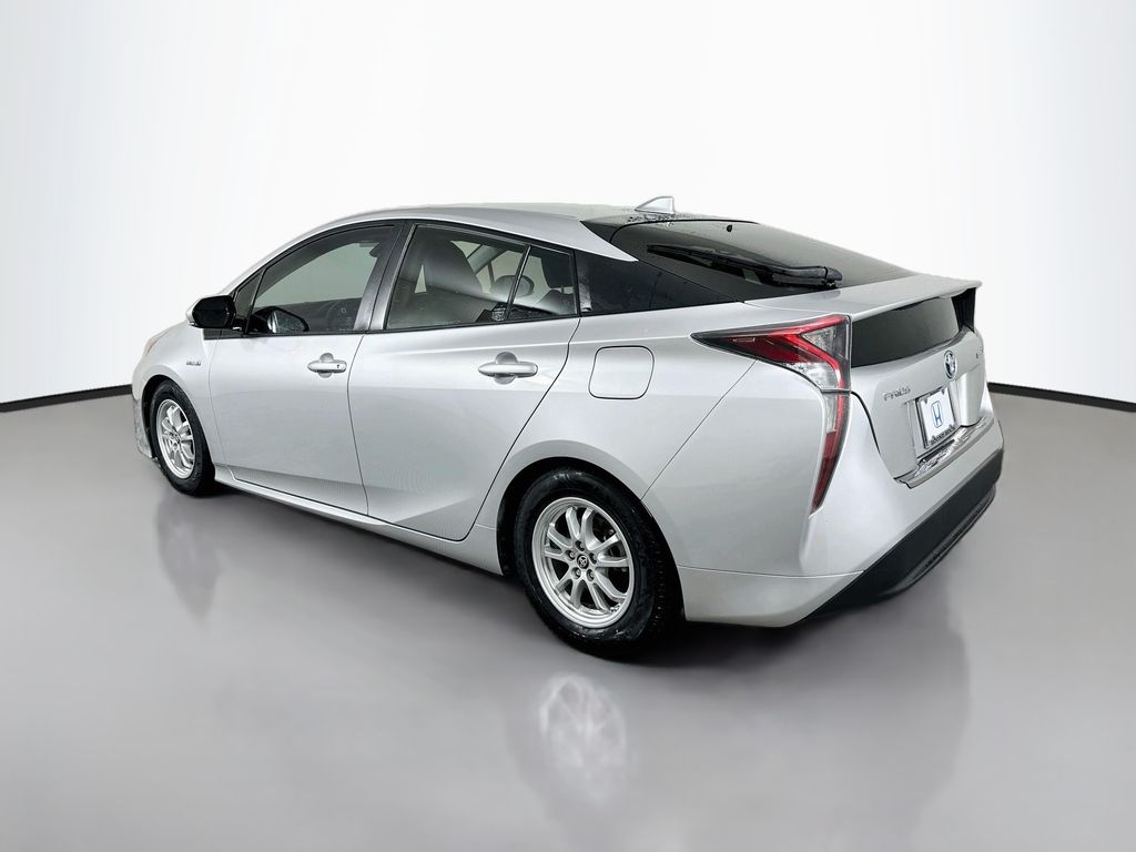 Thumbnail: 2016 Toyota Prius - 7