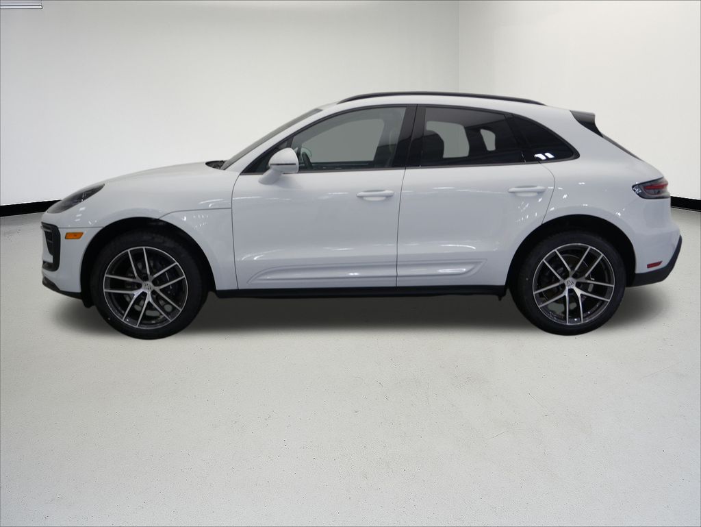 Thumbnail: 2026 Porsche Macan - 2