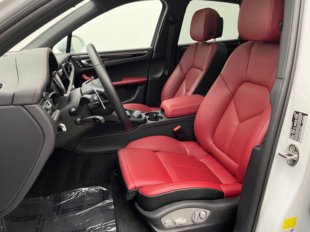 Thumbnail: 2025 Porsche Macan - 5