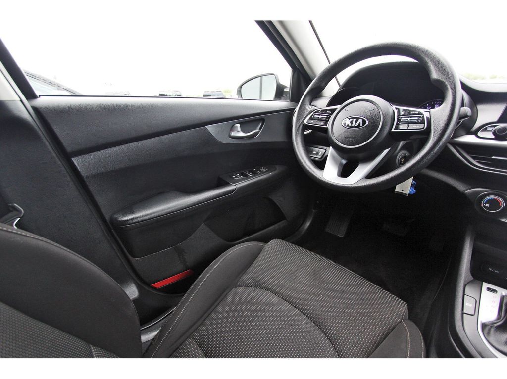 2021 Kia Forte LXS White at Community Toyota