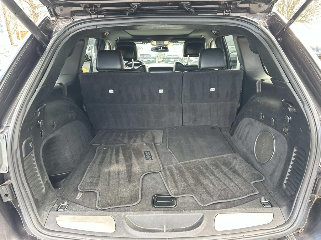 Thumbnail: 2015 Jeep Grand Cherokee - 25