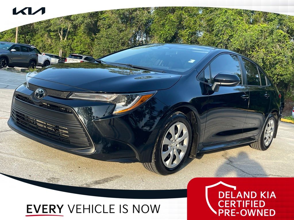 2025 Toyota Corolla LE - Photo 9
