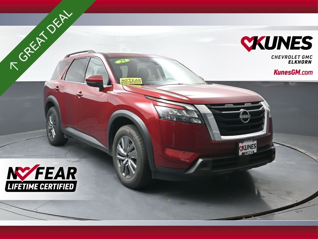 2025 Nissan Pathfinder Rojo (Scarlet Ember Tintcoat) SUV/Crossover Tracción delantera 9 velocidades Automática