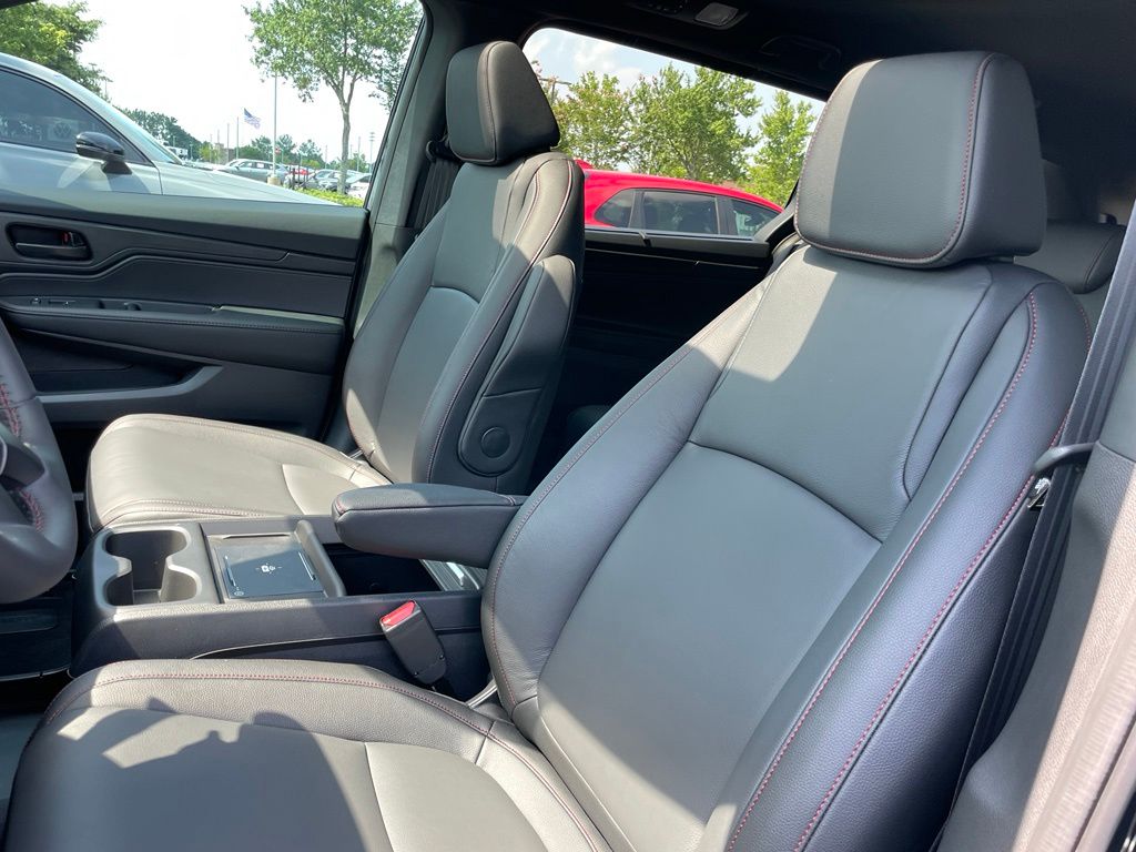 Thumbnail: 2026 Honda Odyssey - 25