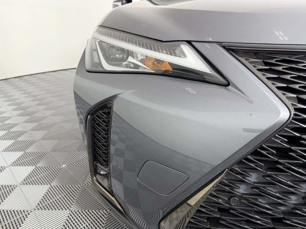 Thumbnail: 2021 Lexus UX - 9