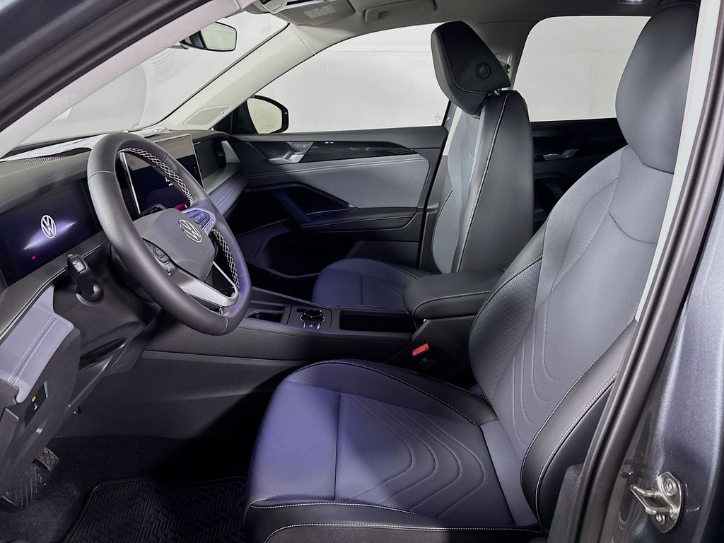 2025 Volkswagen Tiguan 2.0T SE