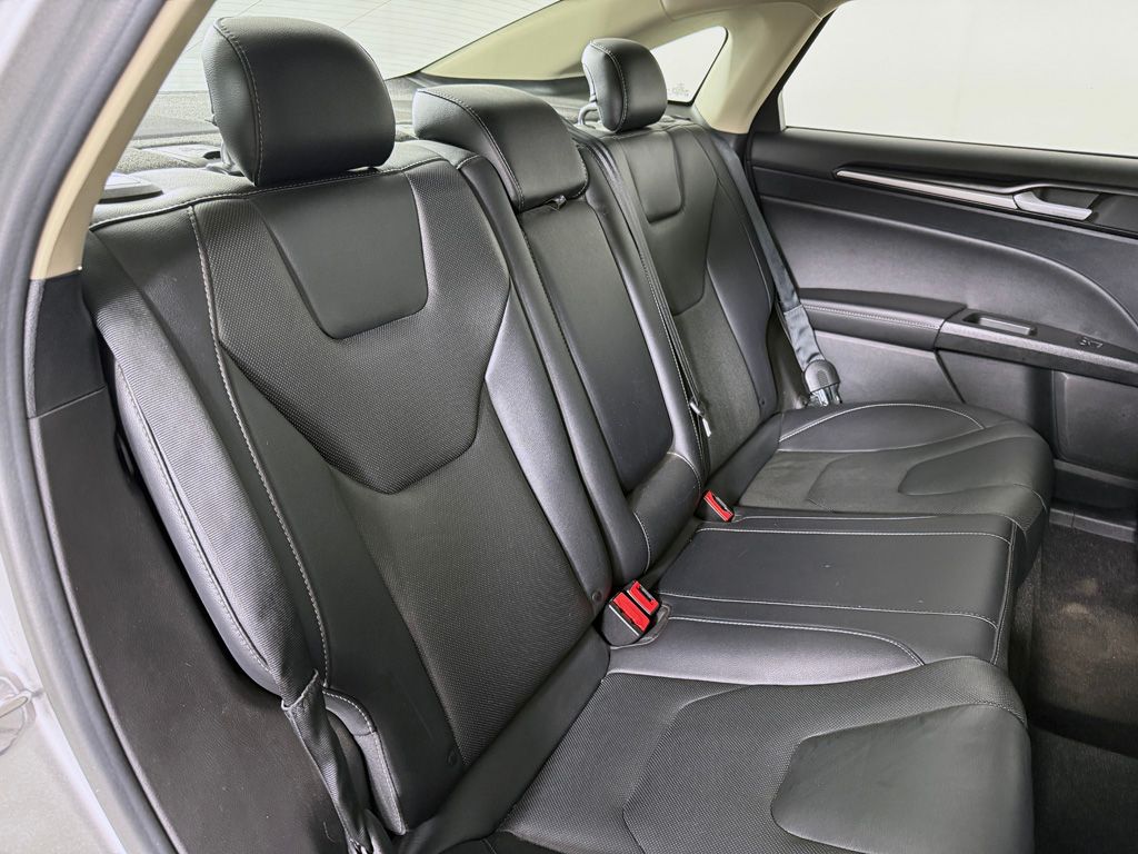 Used 2019 Silver Ford Titanium image 32