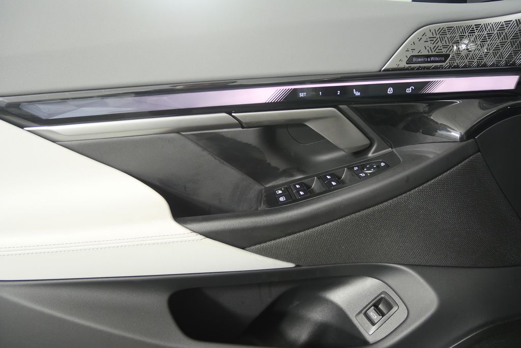 Thumbnail: 2024 BMW i5 - 9