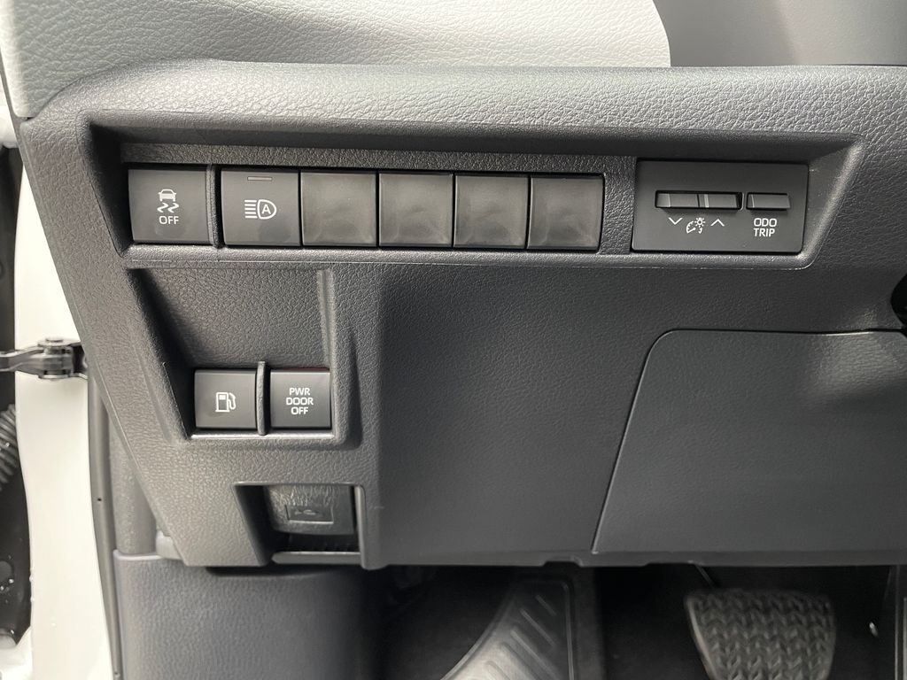 Thumbnail: 2025 Toyota Sienna - 20
