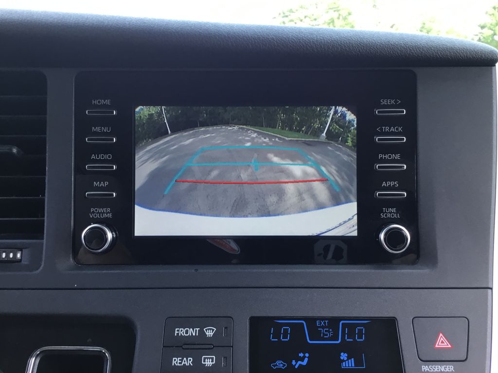 Thumbnail: 2020 Toyota Sienna - 23