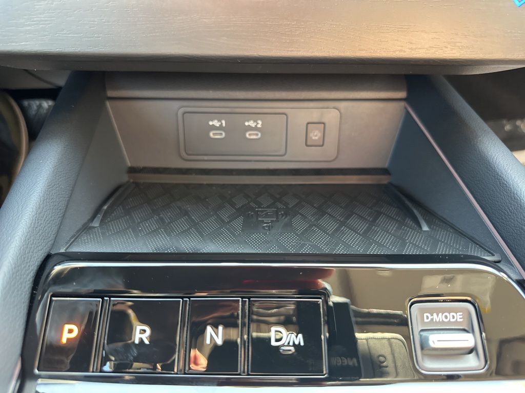 2025 Champagne Silver Metallic Nissan Murano SL AWD SUV