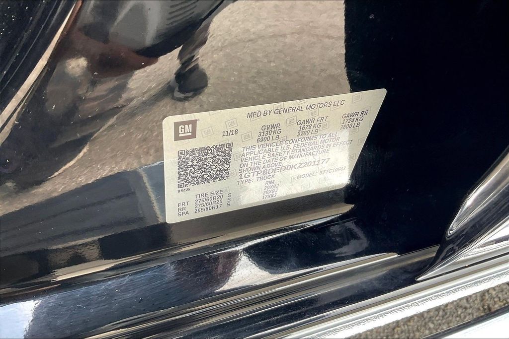 Used 2019 GMC Sierra 1500 SLT 4D Crew Cab