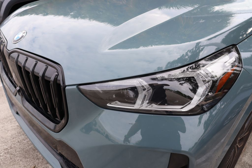 Thumbnail: 2023 BMW X1 - 3