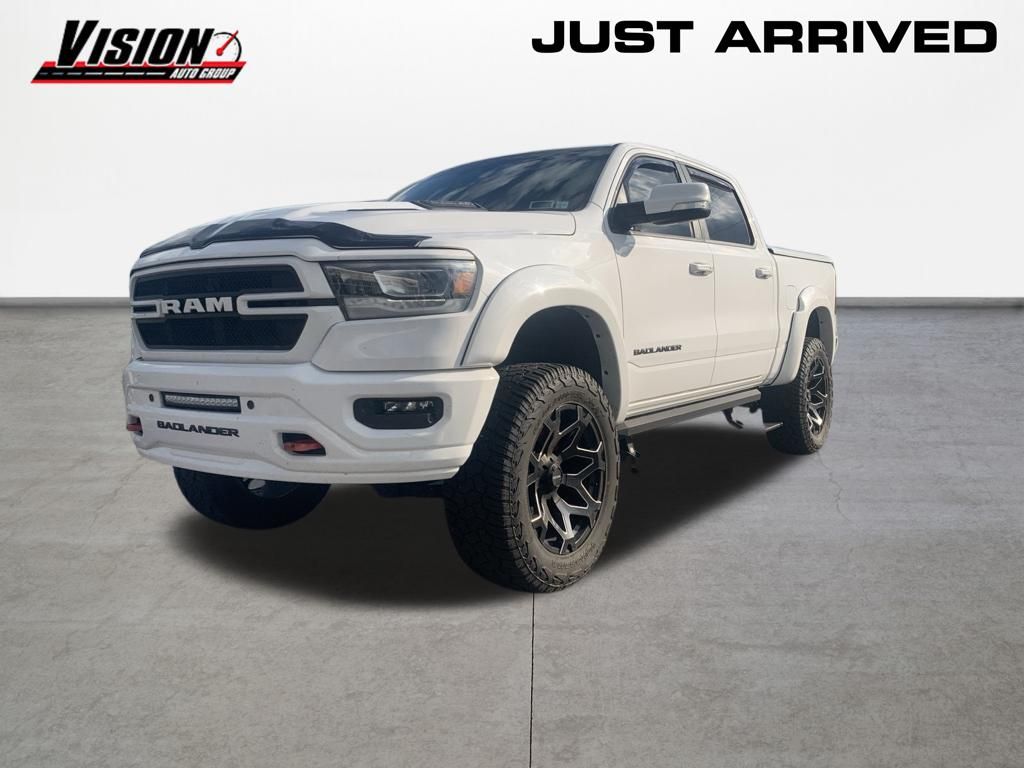 Bright White Clearcoat 2022 RAM 1500 Pickup Truck Four-Wheel Drive 8-Speed Automatic