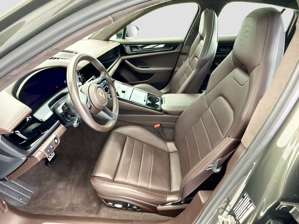 Thumbnail: 2025 Porsche Panamera - 18