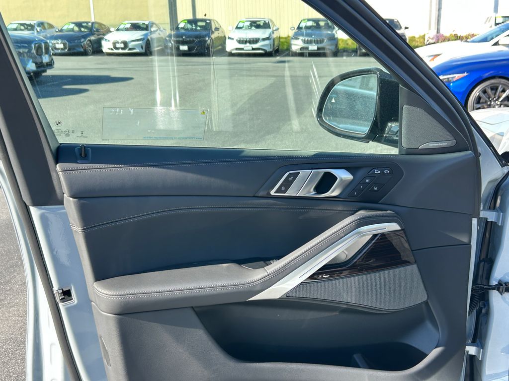Thumbnail: 2026 BMW X6 - 11