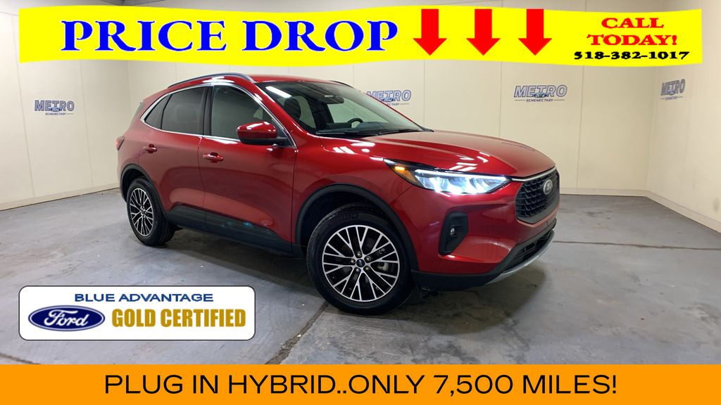 Red Metallic 2026 Ford Escape Hybrid Plug-in SUV / Crossover Front-Wheel Drive Continuously Variable Transmission