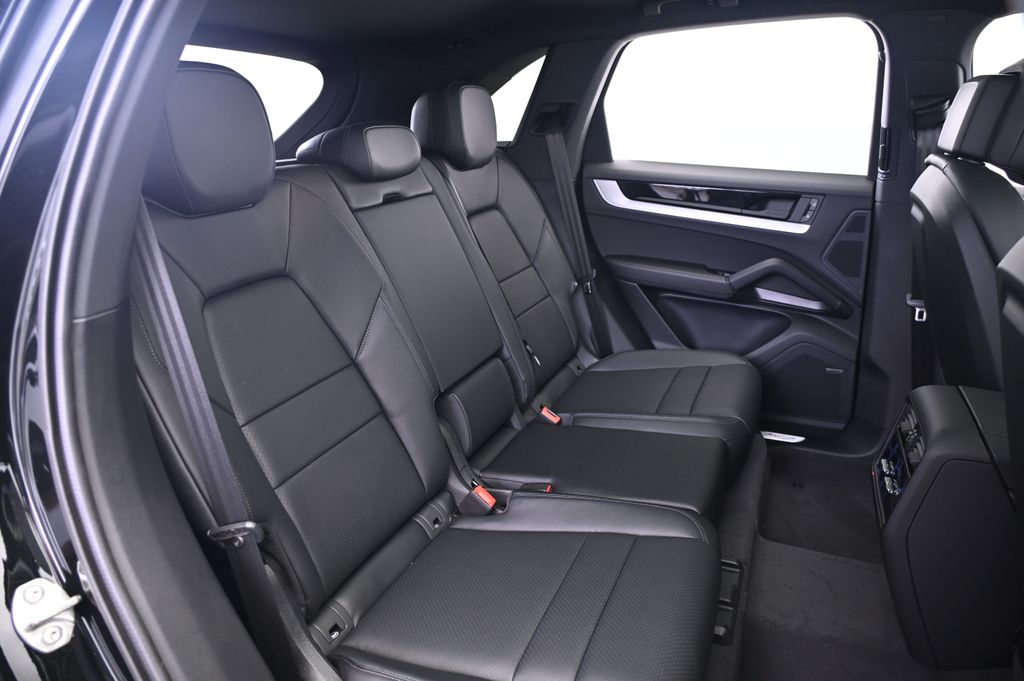 Thumbnail: 2025 Porsche Cayenne - 19