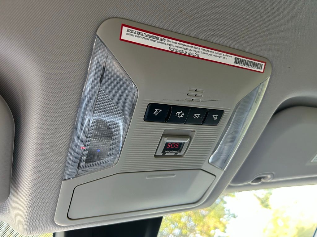 2019 Toyota RAV4 LE 27
