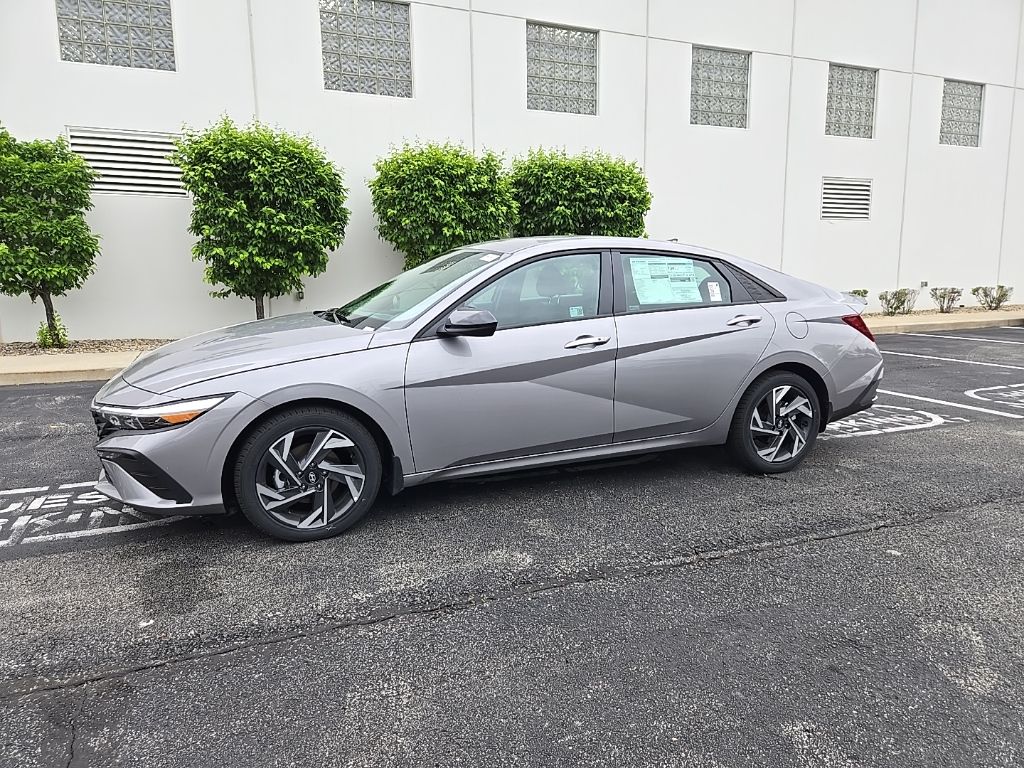 2025 Hyundai Elantra Sport 2