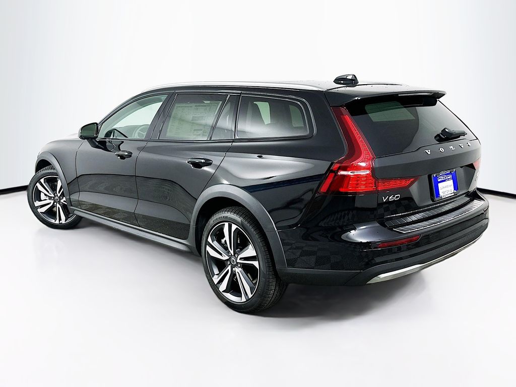 2026 Volvo V60 Cross Country Plus - Photo 6