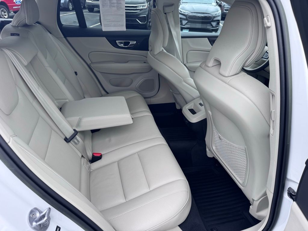 VolvoV60 Cross Country19