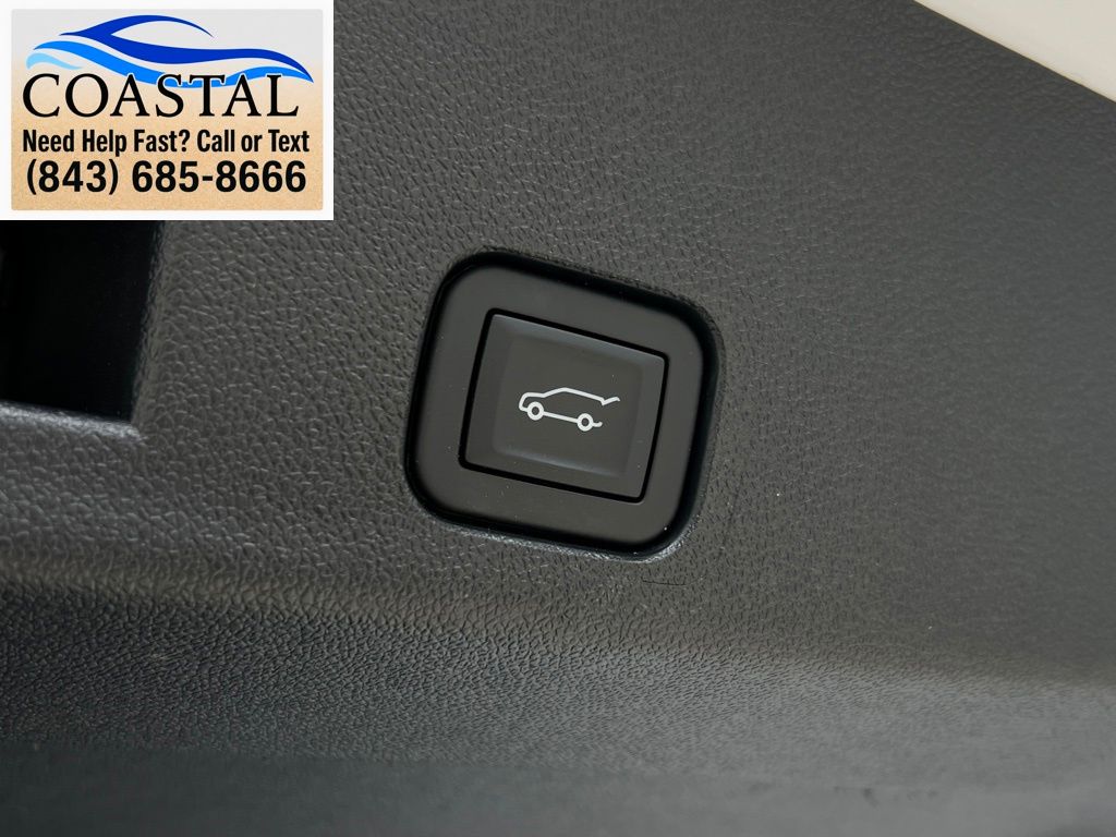 2025 Chevrolet Traverse LT White at Bob Mills Chevrolet