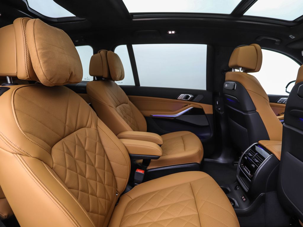 Thumbnail: 2026 BMW X7 - 29