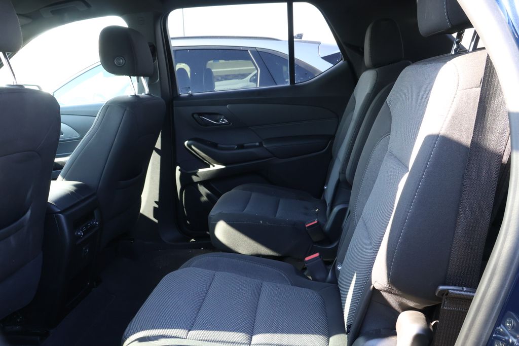 Thumbnail: 2023 Chevrolet Traverse - 28