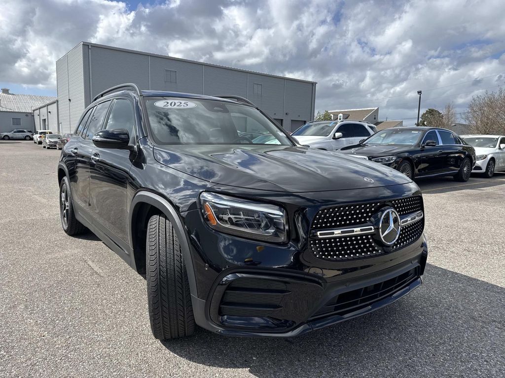 2025 Mercedes-Benz GLB 250 FWD