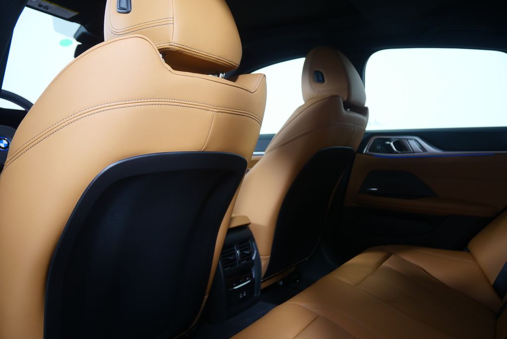 Thumbnail: 2025 BMW i4 - 17
