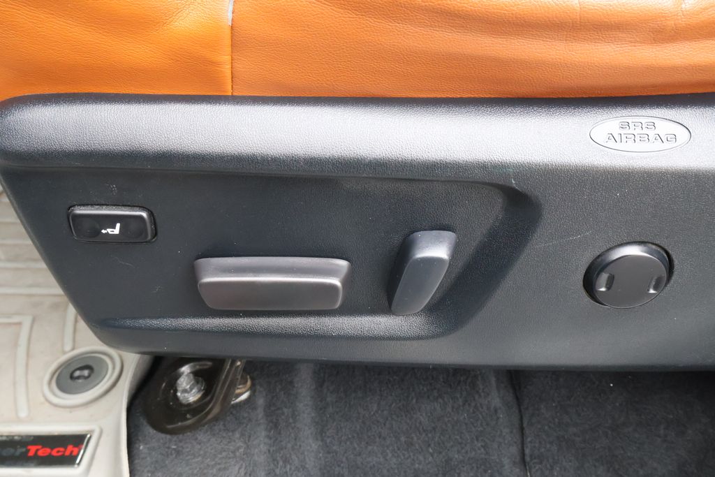 Thumbnail: 2019 Toyota Tundra - 32