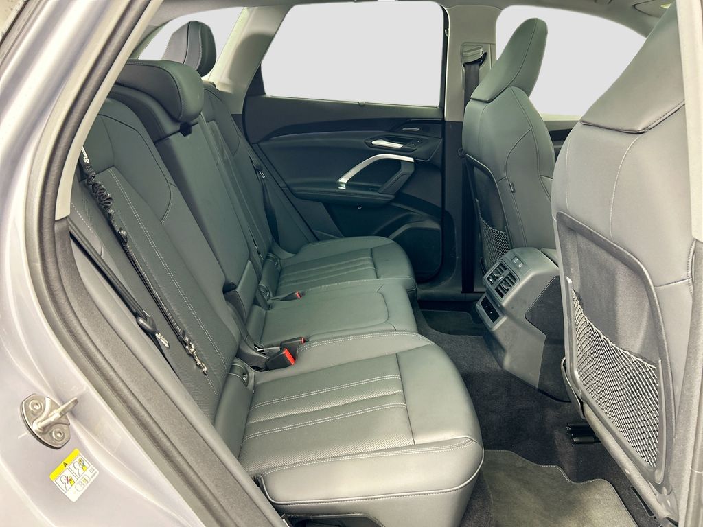 Thumbnail: 2025 Audi Q5 - 21