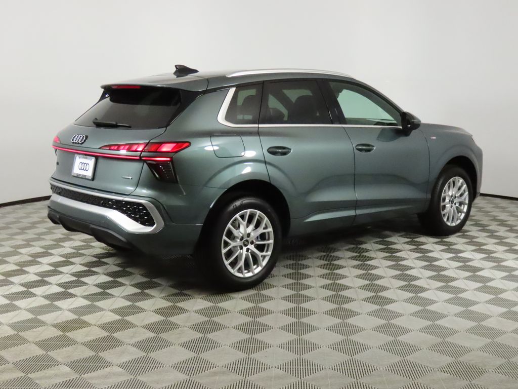 Thumbnail: 2026 Audi Q3 - 5