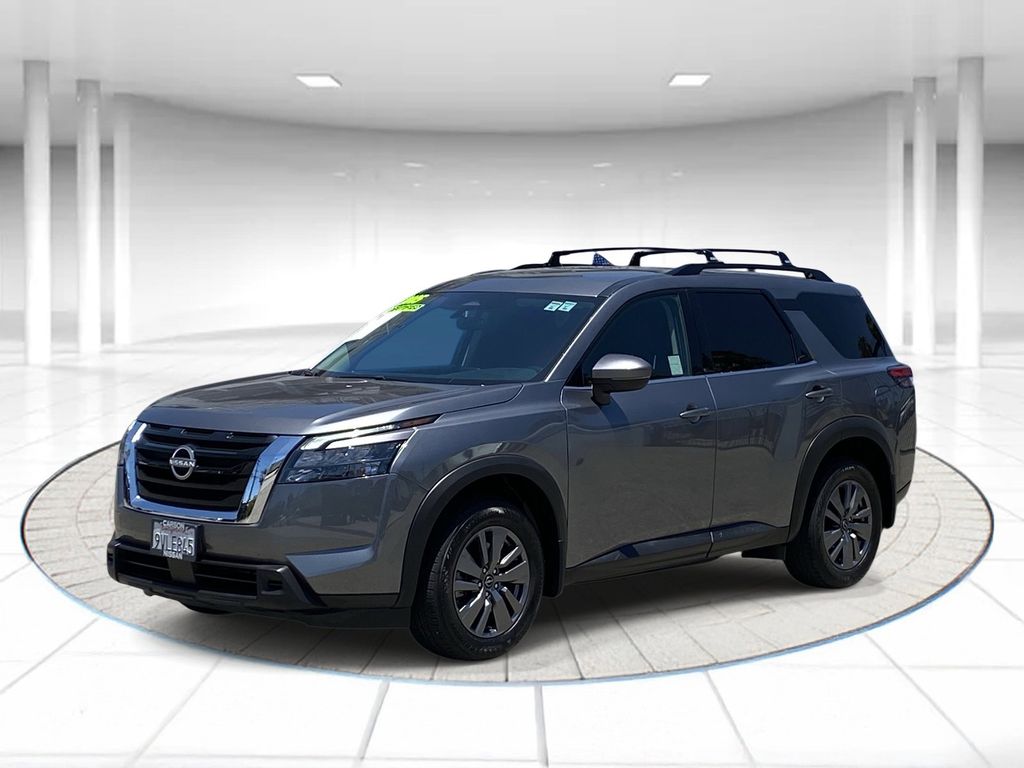 2025 Nissan Pathfinder SV