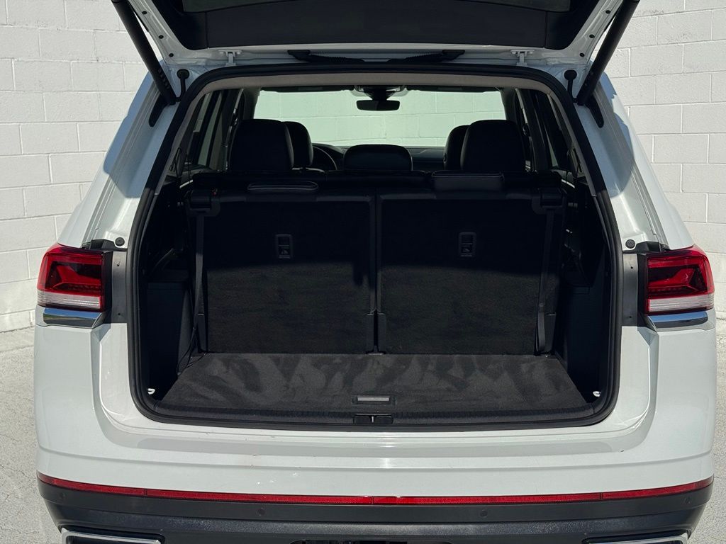 2025 Volkswagen Atlas 2.0T SE w/Technology Pure White - Jim Hudson Acura - Image 16