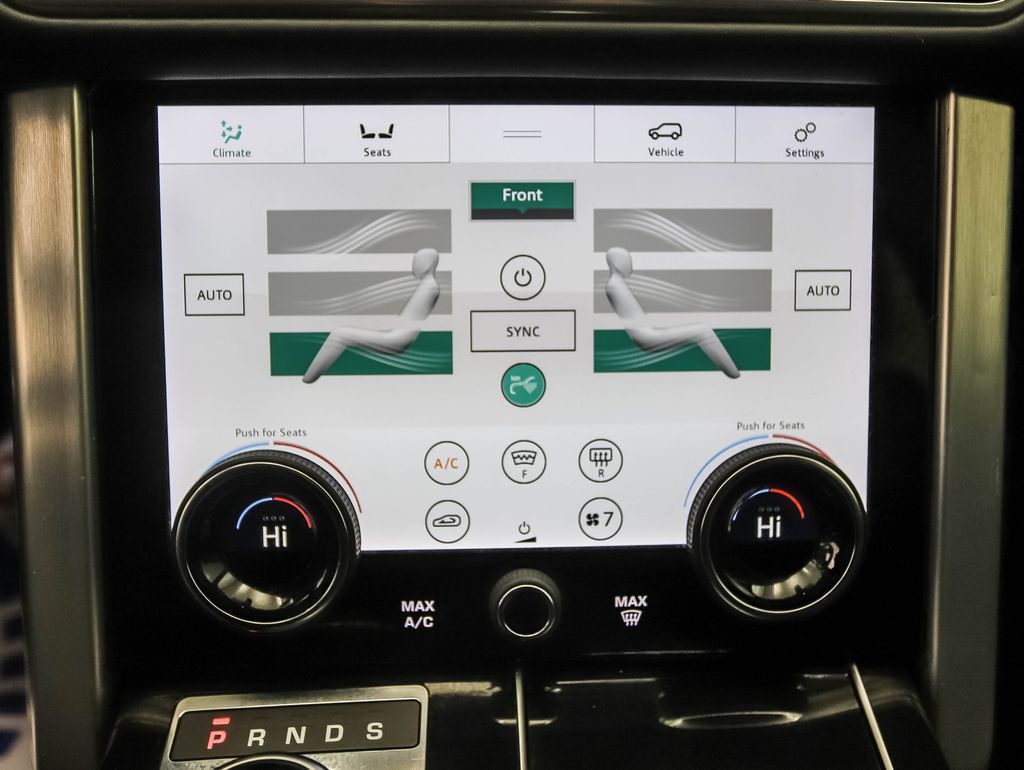 Thumbnail: 2019 Land Rover Range Rover - 16