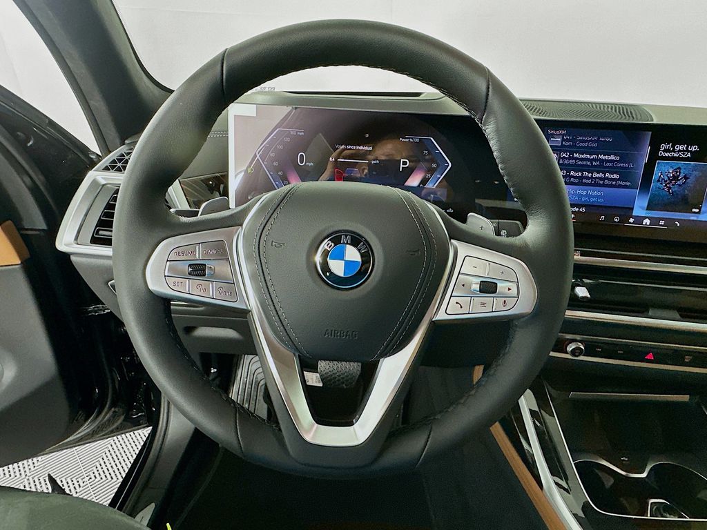 Thumbnail: 2026 BMW X7 - 10