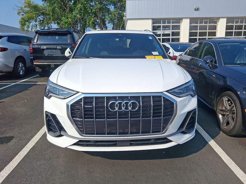 Thumbnail: 2024 Audi Q3 - 2