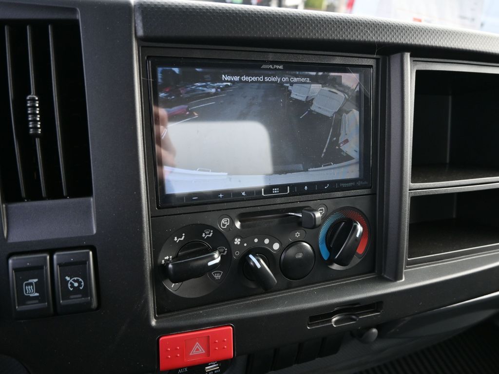 2024 Isuzu NPR HD 