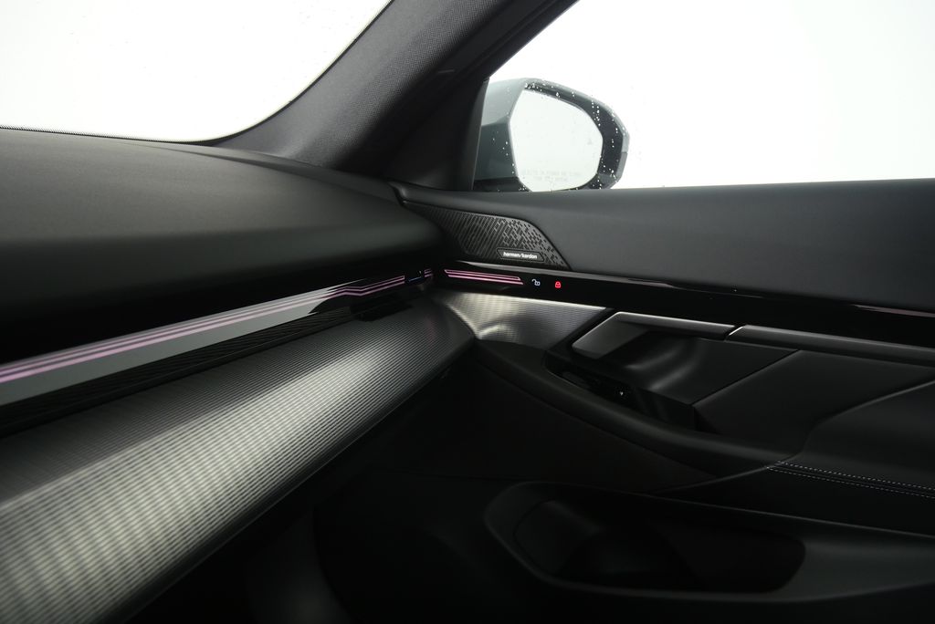 Thumbnail: 2026 BMW 5 Series - 25