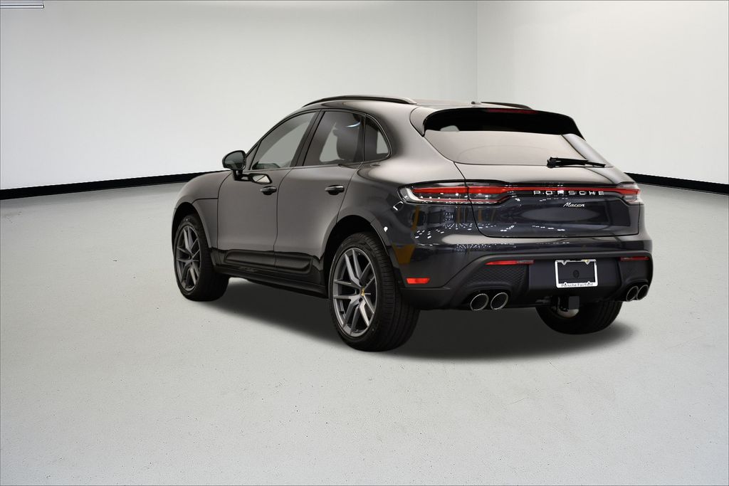 Thumbnail: 2026 Porsche Macan - 3