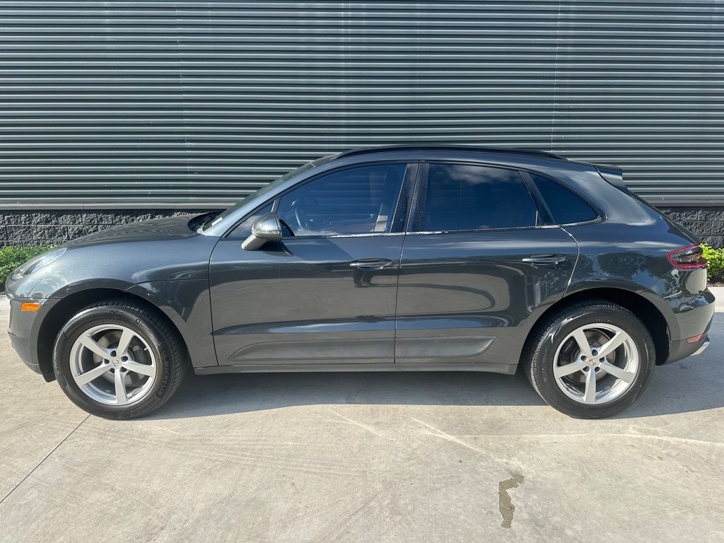 2017 Porsche Macan  2