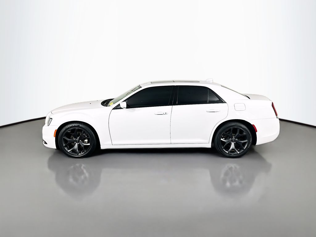 Used 2022 White Chrysler S image 4