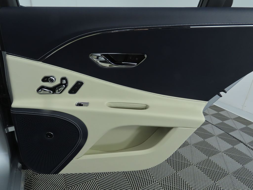 Thumbnail: 2026 Bentley Flying Spur - 28