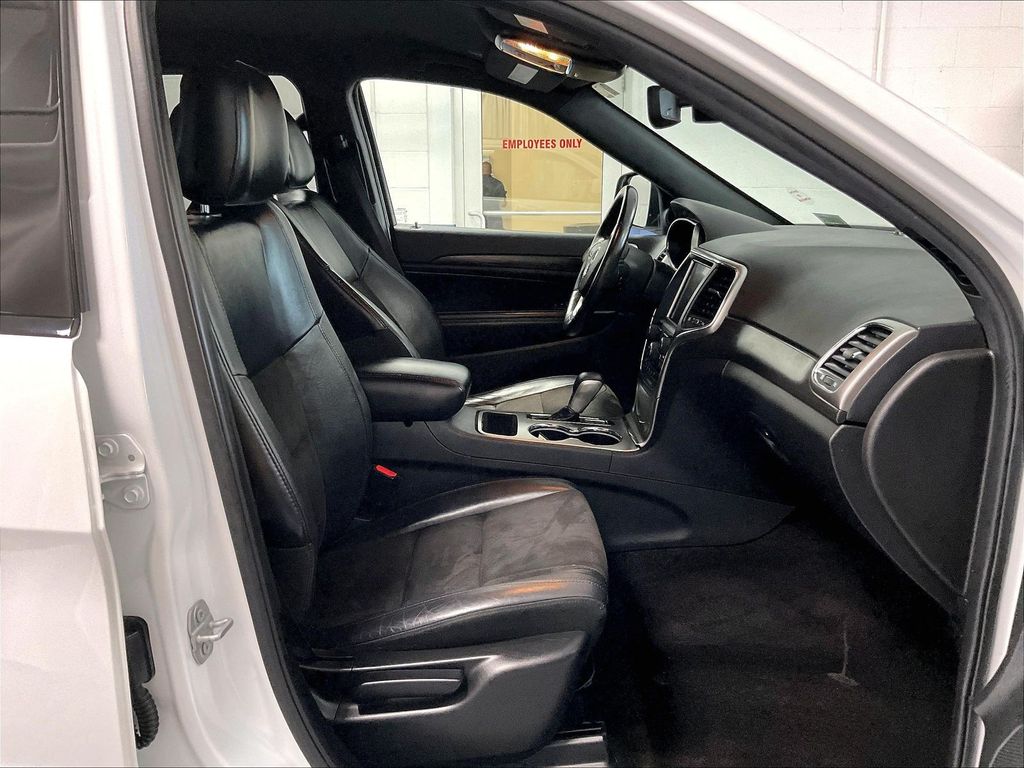 2018 Jeep Grand Cherokee — photo 11