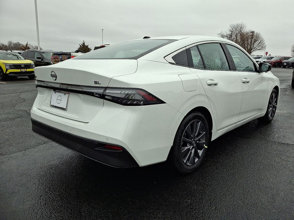 Thumbnail: 2026 Nissan Sentra - 4