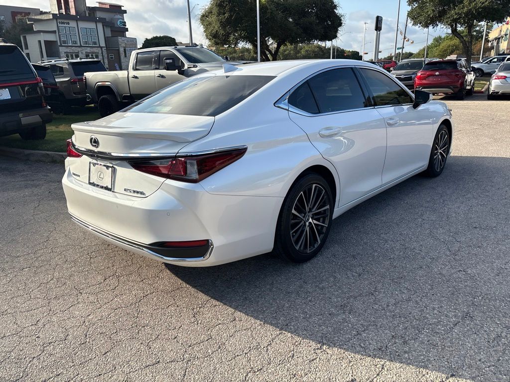 Thumbnail: 2023 Lexus ES - 5
