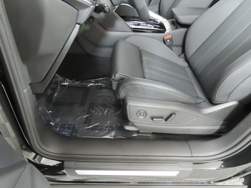 Thumbnail: 2025 Audi Q5 - 30